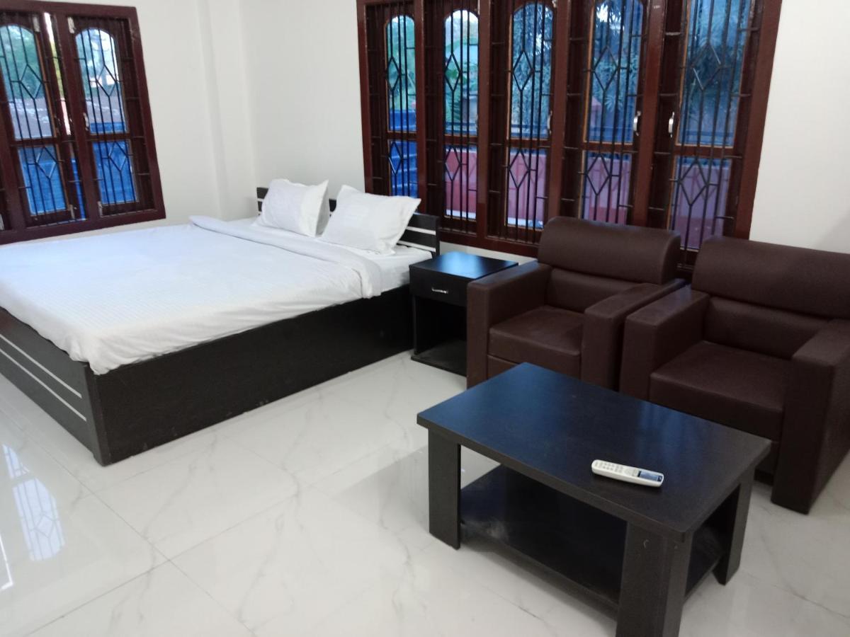Niroda Guest House Guwahati Bagian luar foto